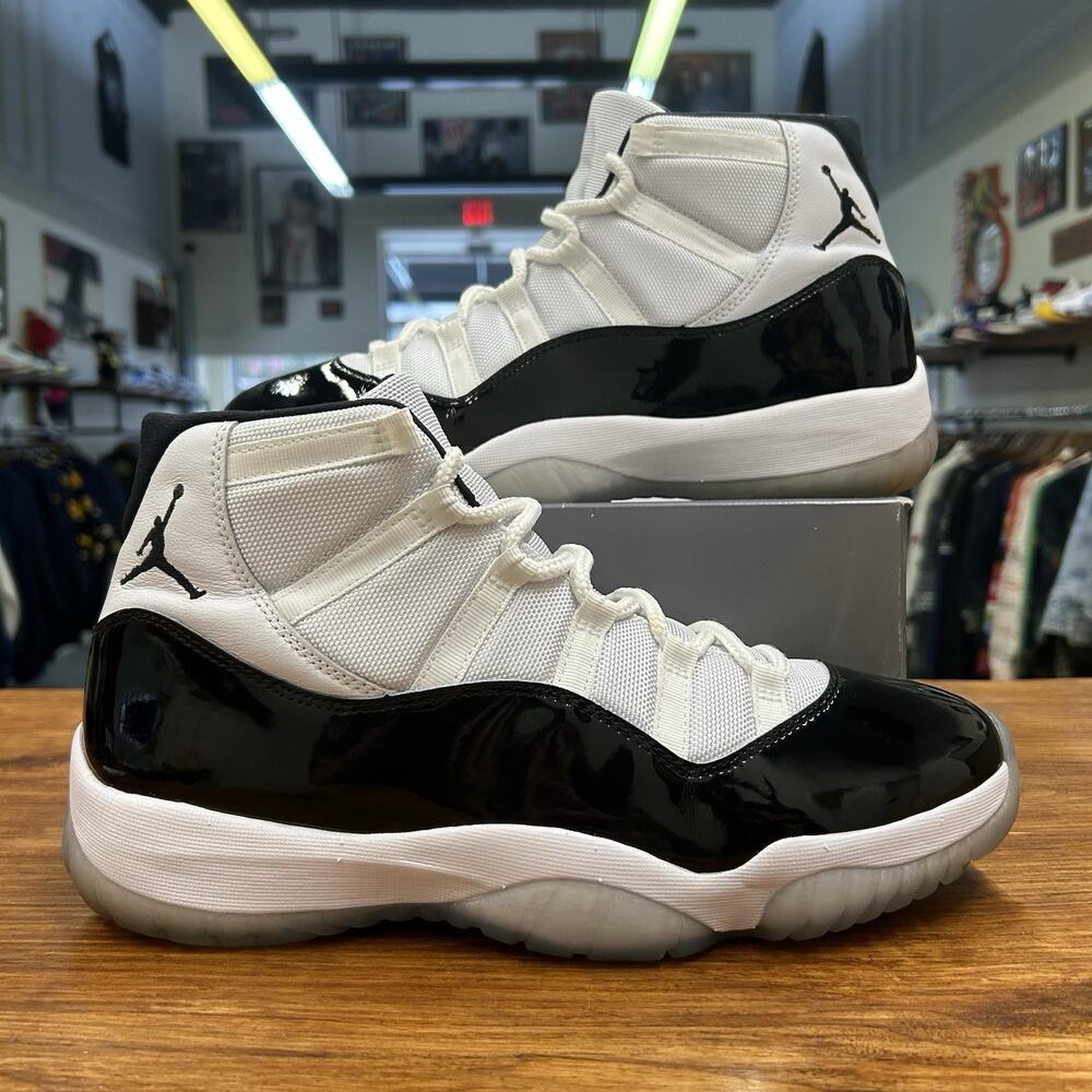 Size 12 - Jordan 11 Retro High Concord Lightly Worn